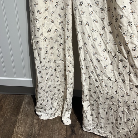 Brand new jumper - Picture 2 of 4